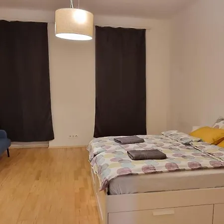 Small And Cozy Flat Vienna Exterior photo
