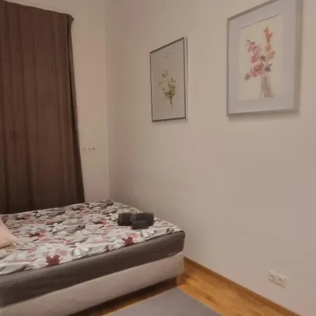 Small And Cozy Flat Vienna Exterior photo