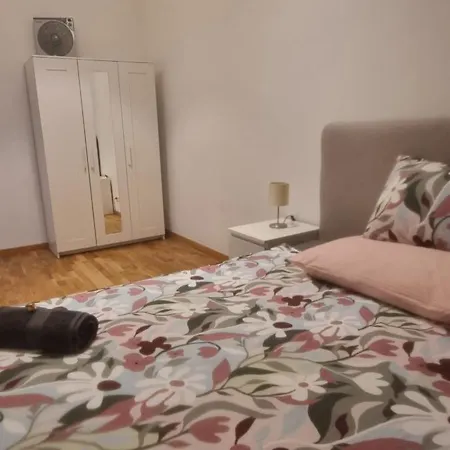 Small And Cozy Flat Vienna Exterior photo