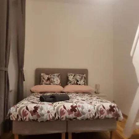 Small And Cozy Flat Vienna Exterior photo